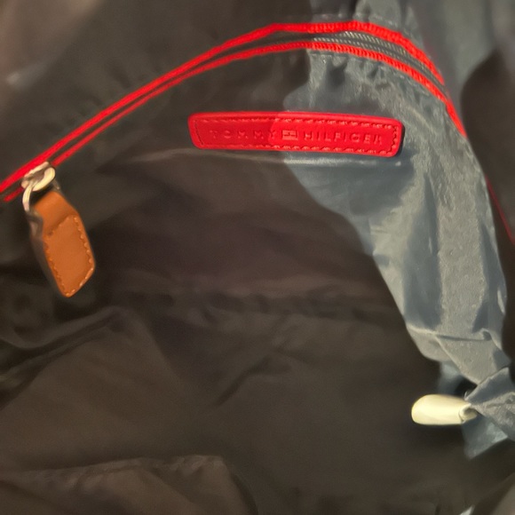 Tommy Hilfiger Crossbody with Matching Wallet - Picture 6 of 11